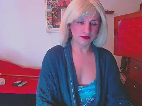 Snapshot of LorenJade chatting on 12/15/25, 08:07 LorenJade online show from 12/15/25, 08:07