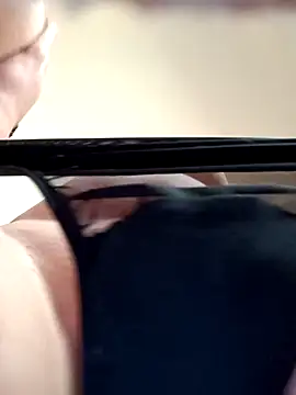 Snapshot of ___Midnight___ chatting on 12/22/24, 05:12 Midnight online show from 12/22/24, 05:12