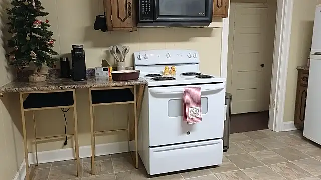 sexylilly69 online show from 12/04/25, 04:00