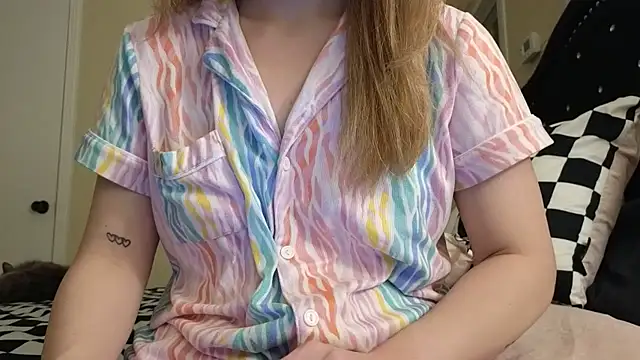 sexylilly69 online show from 04/21/26, 01:53