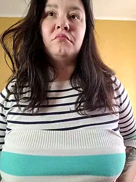 AlexaLexie online show from 10/22/25, 08:03