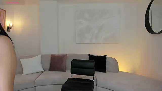 Snapshot of GigiLee_ chatting on 12/27/24, 11:31 GigiLee  online show from 12/27/24, 11:31