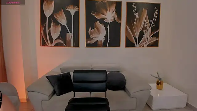 Snapshot of GigiLee_ chatting on 12/31/24, 11:53 GigiLee  online show from 12/31/24, 11:53