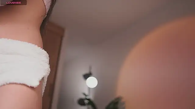 Snapshot of GigiLee_ chatting on 10/28/25, 12:25 GigiLee  online show from 10/28/25, 12:25