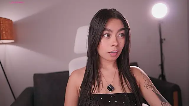 GigiLee  online show from 04/23/26, 03:19