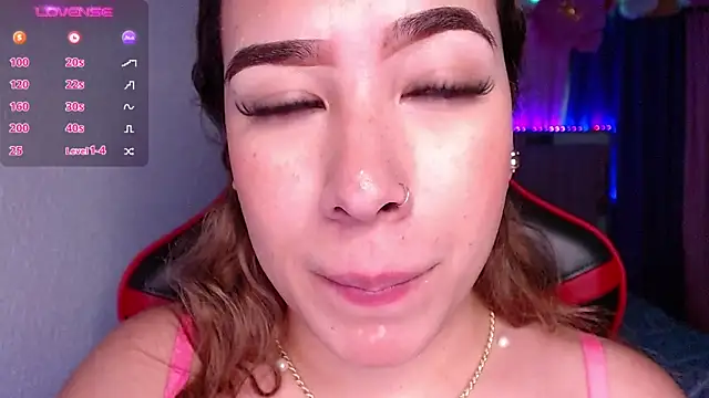 Snapshot of leahtemptation3 chatting on 12/10/24, 01:54 leahtemptation3 online show from 12/10/24, 01:54