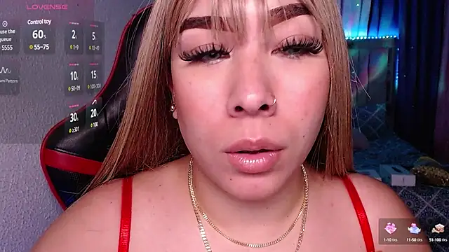 Snapshot of leahtemptation3 chatting on 01/07/25, 01:38 leahtemptation3 online show from 01/07/25, 01:38