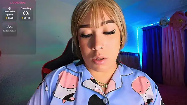 Snapshot of leahtemptation3 chatting on 03/02/25, 08:48 leahtemptation3 online show from 03/02/25, 08:48