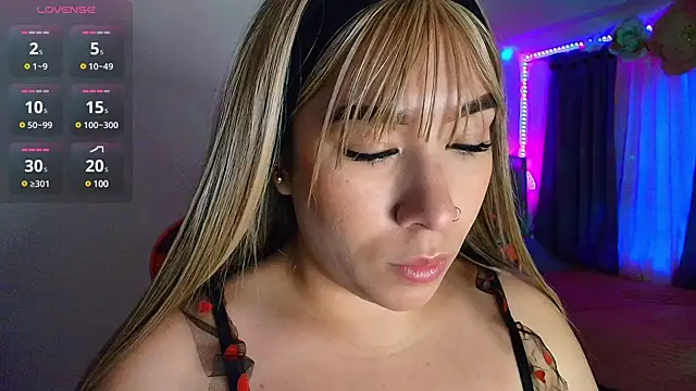 Snapshot of leahtemptation3 chatting on 03/09/25, 10:30 leahtemptation3 online show from 03/09/25, 10:30