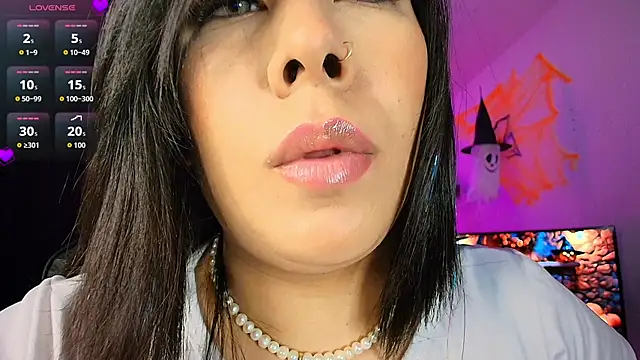 Snapshot of leahtemptation3 chatting on 10/28/25, 06:50 leahtemptation3 online show from 10/28/25, 06:50