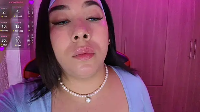 Snapshot of leahtemptation3 chatting on 11/08/25, 08:25 leahtemptation3 online show from 11/08/25, 08:25