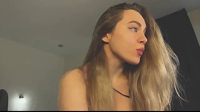 hotexclusive  online show from 03/07/25, 05:08