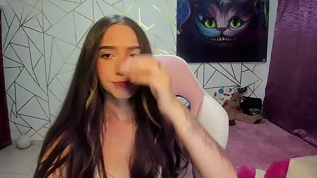 Snapshot of kaity_777 chatting on 10/15/25, 04:56 kaity 777 online show from 10/15/25, 04:56