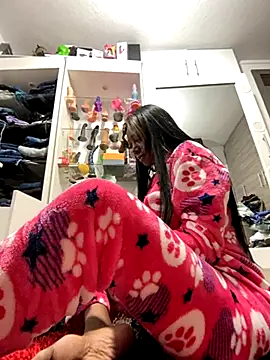 SUUKAM online show from 10/04/25, 01:20