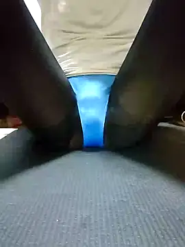 dmmsuzu95 online show from 12/04/24, 01:53