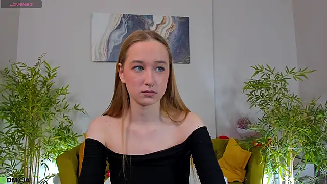 Sweett Monica online show from 02/18/26, 01:45