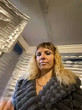 Snapshot of Anita-Smith chatting on 12/10/24, 11:54 Anita-Smith online show from 12/10/24, 11:54