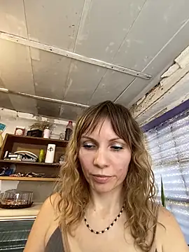 Snapshot of Anita-Smith chatting on 02/13/25, 12:11 Anita-Smith online show from 02/13/25, 12:11