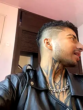 JuanCamiilo 66 online show from 12/14/25, 03:34