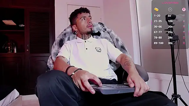 JuanCamiilo 66 online show from 02/20/26, 12:38