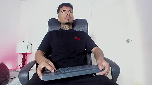 JuanCamiilo 66 online show from 03/18/26, 06:55