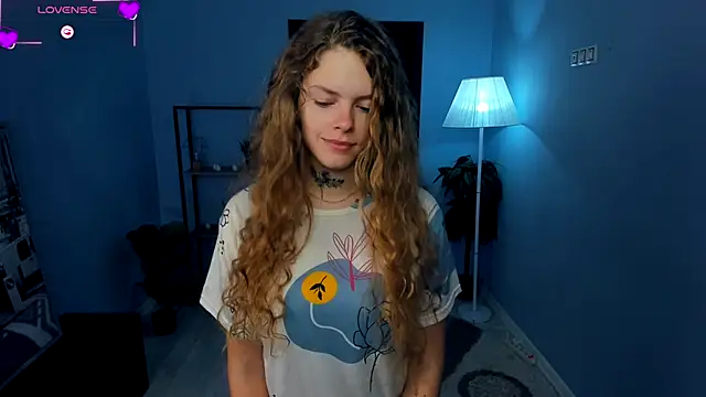 RayaNenlia online show from 10/13/25, 05:07