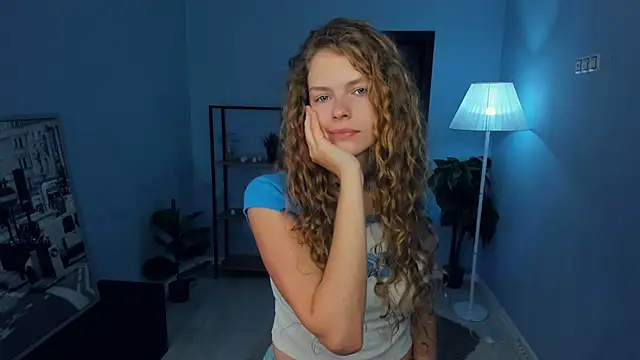 RayaNenlia online show from 10/28/25, 05:11