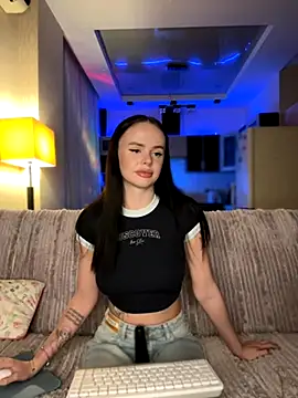 DinaTasty online show from 10/31/25, 05:47