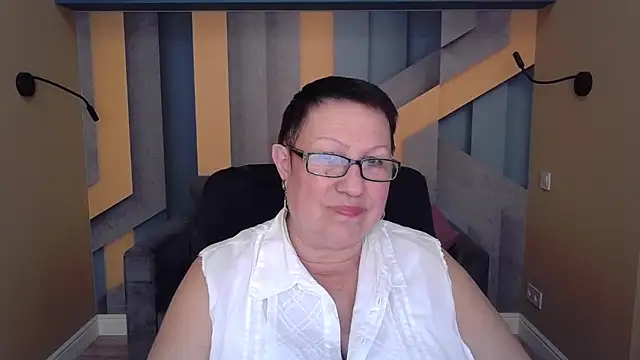 BarbaraTurners online show from 10/31/25, 07:37