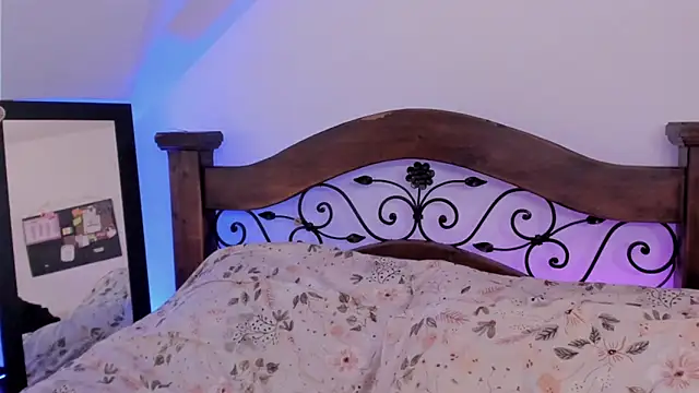 noemi foxxx online show from 12/02/24, 04:20