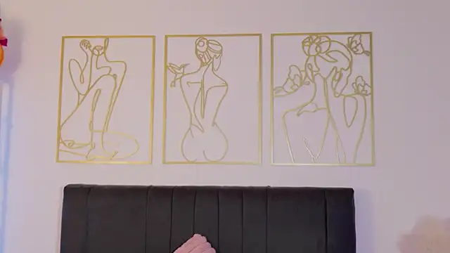 summer holiday online show from 10/23/25, 08:13