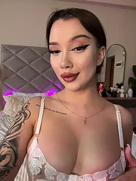 Snapshot of BamBam_XO chatting on 02/08/25, 08:09 BamBam XO online show from 02/08/25, 08:09