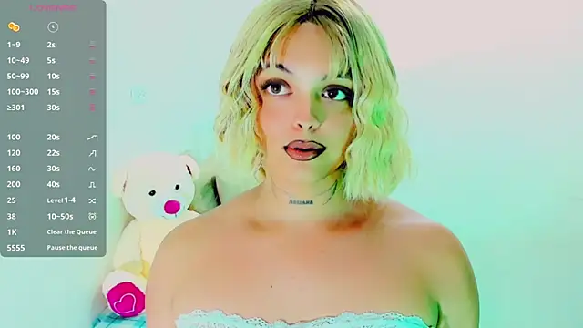 Emmaa Saenz  online show from 03/18/26, 11:19