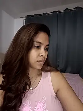Snapshot of Vidiia chatting on 10/04/25, 01:03 Vidiia online show from 10/04/25, 01:03