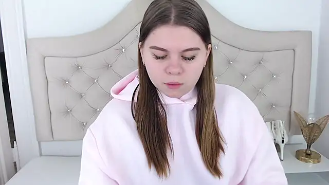 Snapshot of AbbyPleasure chatting on 12/09/24, 08:11 AbbyPleasure online show from 12/09/24, 08:11