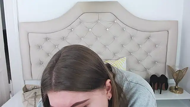 Snapshot of AbbyPleasure chatting on 01/28/25, 09:51 AbbyPleasure online show from 01/28/25, 09:51