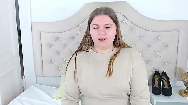 Snapshot of AbbyPleasure chatting on 02/07/25, 01:01 AbbyPleasure online show from 02/07/25, 01:01