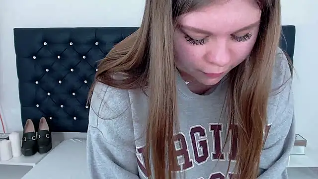 Snapshot of AbbyPleasure chatting on 02/26/25, 04:03 AbbyPleasure online show from 02/26/25, 04:03