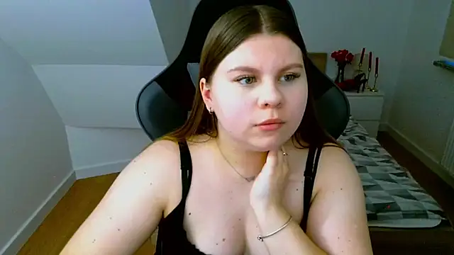 Snapshot of AbbyPleasure chatting on 02/27/26, 04:40 AbbyPleasure online show from 02/27/26, 04:40