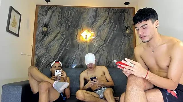 Snapshot of liam_genner_ chatting on 02/06/25, 11:04 liam genner online show from 02/06/25, 11:04