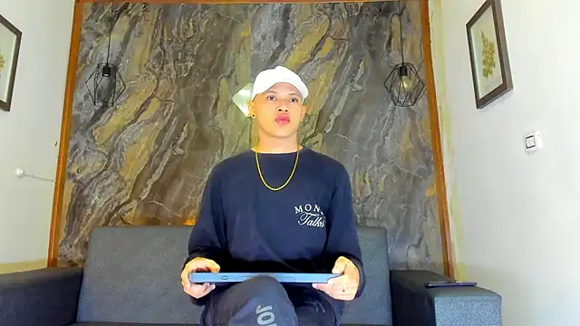 Snapshot of liam_genner_ chatting on 02/12/25, 07:35 liam genner online show from 02/12/25, 07:35