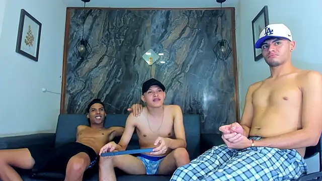 Snapshot of liam_genner_ chatting on 02/16/25, 10:54 liam genner online show from 02/16/25, 10:54