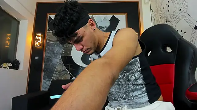 Snapshot of liam_genner_ chatting on 03/10/25, 08:01 liam genner online show from 03/10/25, 08:01