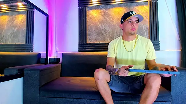 Snapshot of liam_genner_ chatting on 09/13/25, 07:57 liam genner online show from 09/13/25, 07:57