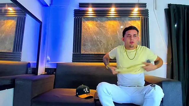 Snapshot of liam_genner_ chatting on 09/17/25, 08:10 liam genner online show from 09/17/25, 08:10