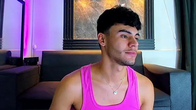 Snapshot of liam_genner_ chatting on 09/18/25, 07:49 liam genner online show from 09/18/25, 07:49