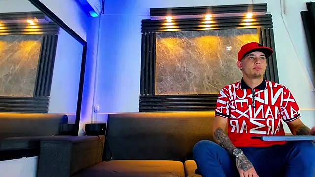 Snapshot of liam_genner_ chatting on 09/25/25, 08:12 liam genner online show from 09/25/25, 08:12