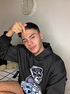 liam genner  online show from 02/10/26, 05:44