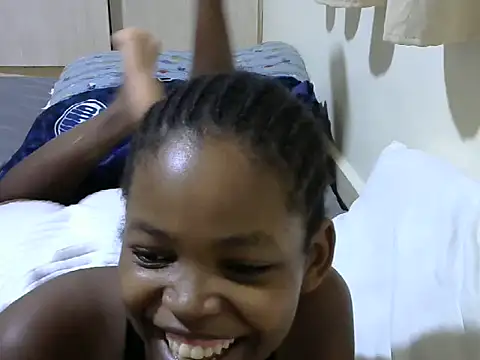 Snapshot of queen-sasha chatting on 02/21/25, 01:00 queen-sasha online show from 02/21/25, 01:00
