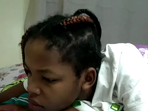 Snapshot of queen-sasha chatting on 10/14/25, 06:47 queen-sasha online show from 10/14/25, 06:47